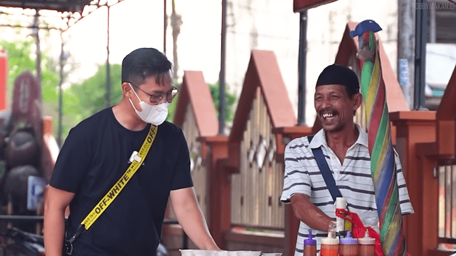 Bantu Pak Yono Borong Dagangannya